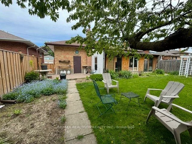 97, Overbrook, Bathurst Manor, Toronto