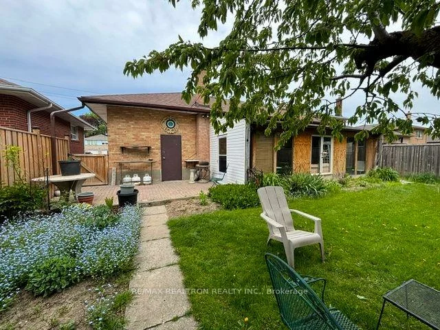 97, Overbrook, Bathurst Manor, Toronto