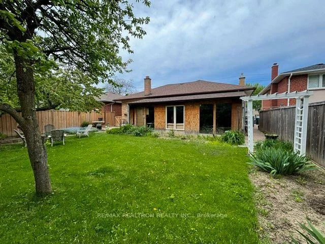 97, Overbrook, Bathurst Manor, Toronto