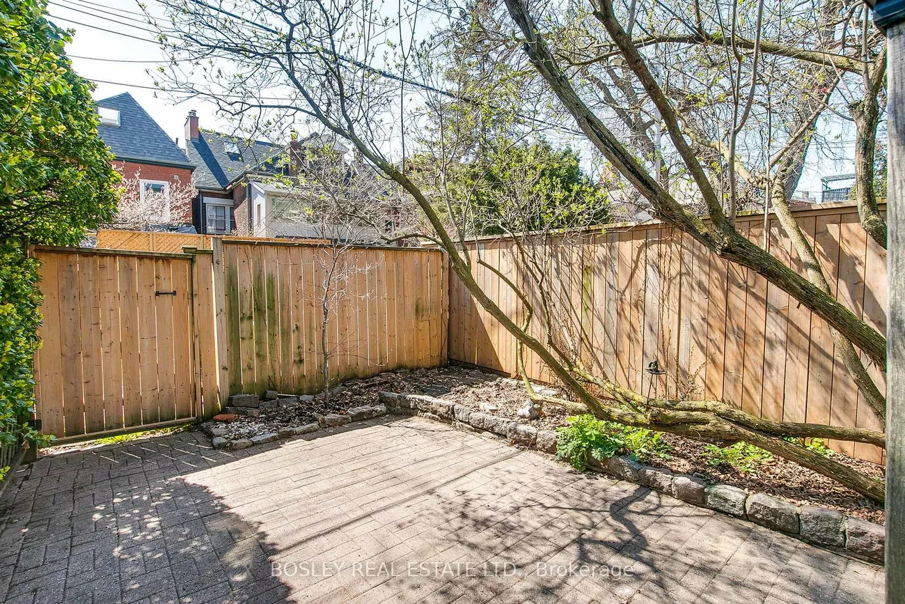 25, Salisbury, Cabbagetown-South St. James Town, Toronto
