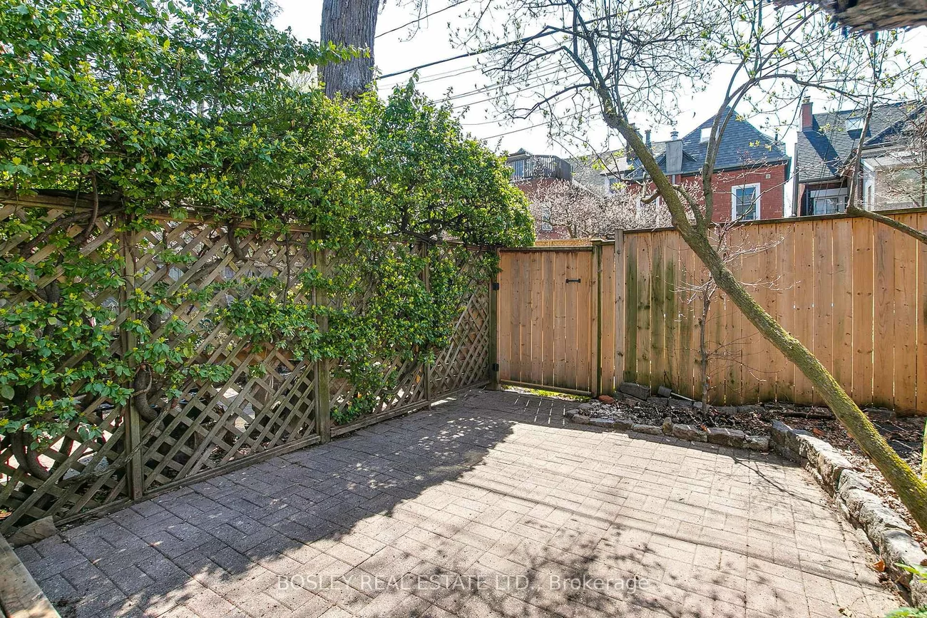 25, Salisbury, Cabbagetown-South St. James Town, Toronto