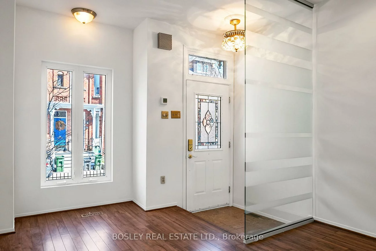 25, Salisbury, Cabbagetown-South St. James Town, Toronto