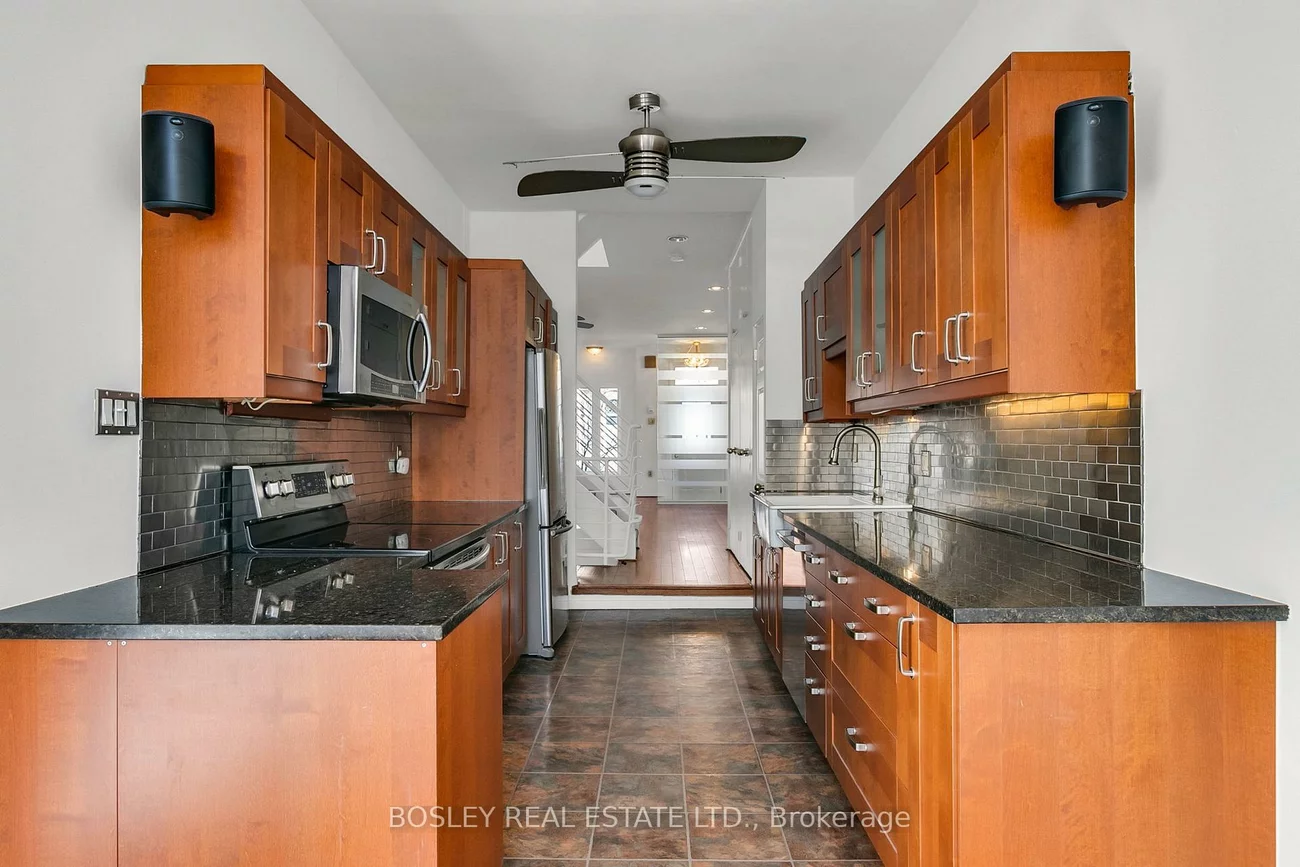 25, Salisbury, Cabbagetown-South St. James Town, Toronto
