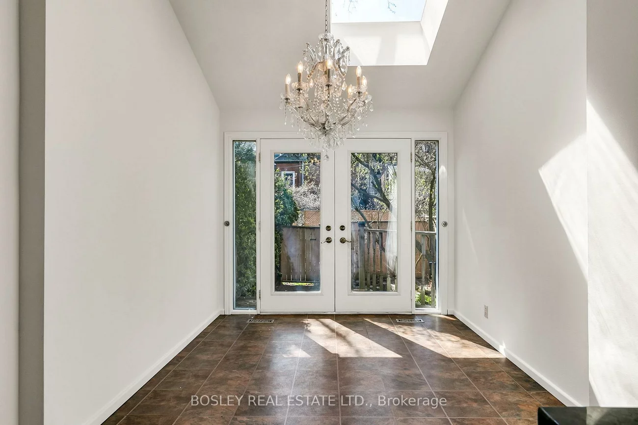 25, Salisbury, Cabbagetown-South St. James Town, Toronto