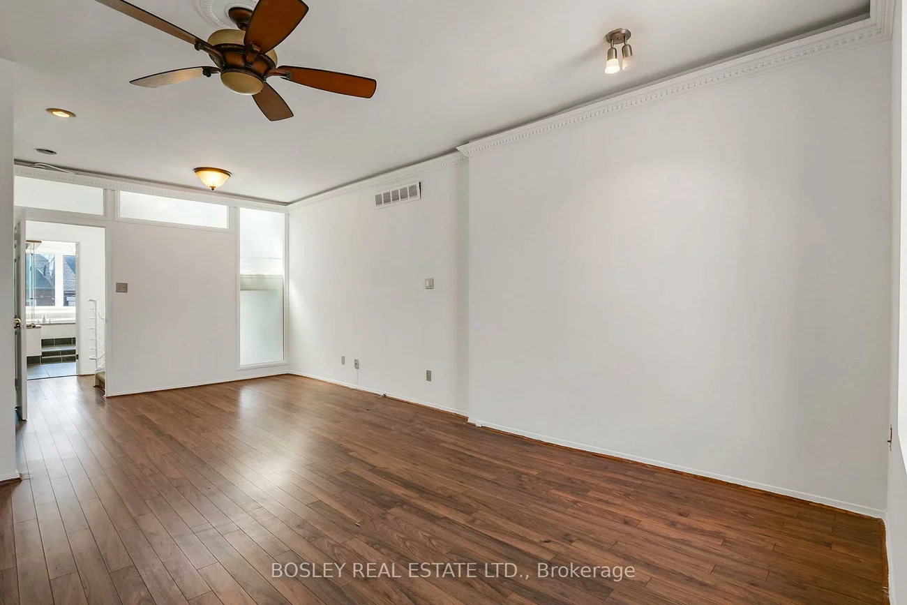 25, Salisbury, Cabbagetown-South St. James Town, Toronto