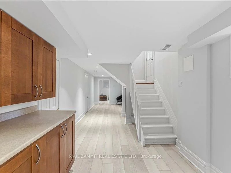 44, Gwendolen, Lansing-Westgate, Toronto