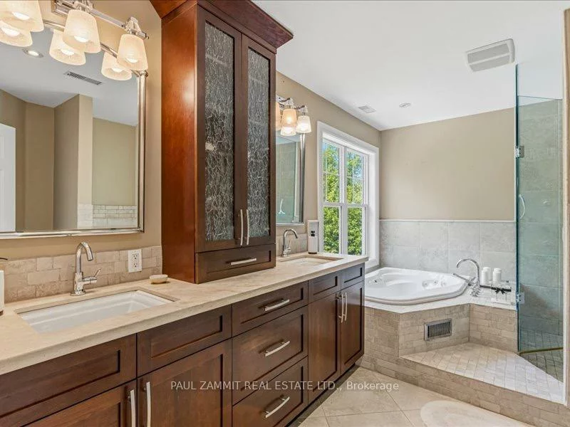 44, Gwendolen, Lansing-Westgate, Toronto