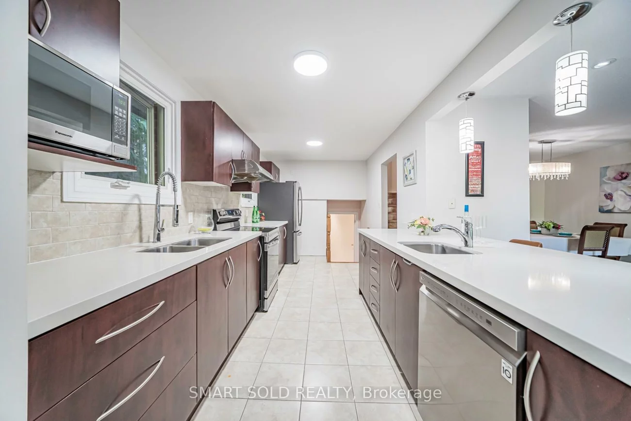 151, Silas Hill, Don Valley Village, Toronto