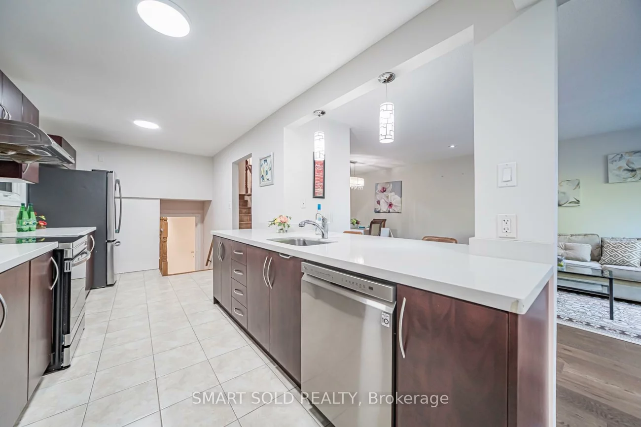 151, Silas Hill, Don Valley Village, Toronto