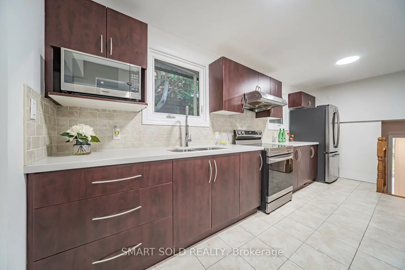 151, Silas Hill, Don Valley Village, Toronto