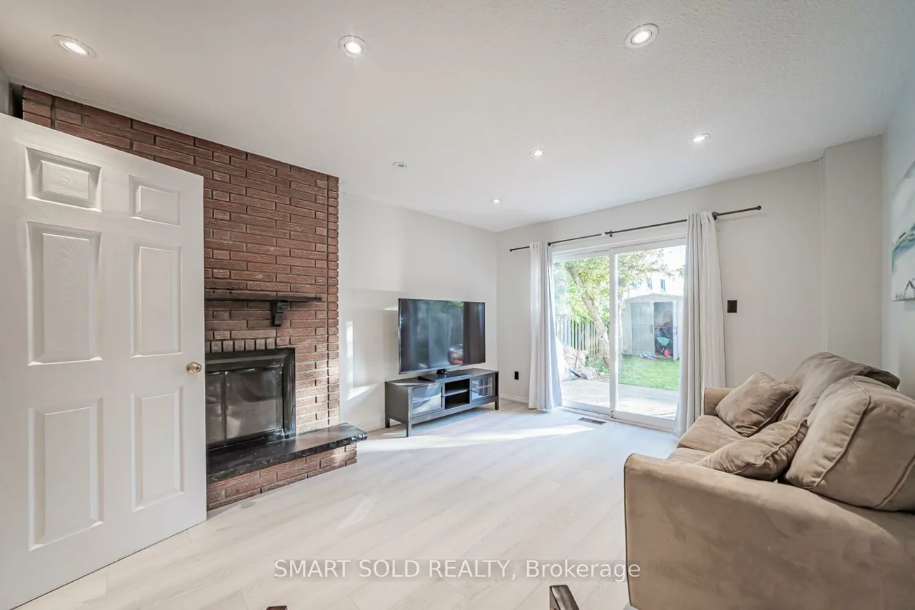 151, Silas Hill, Don Valley Village, Toronto