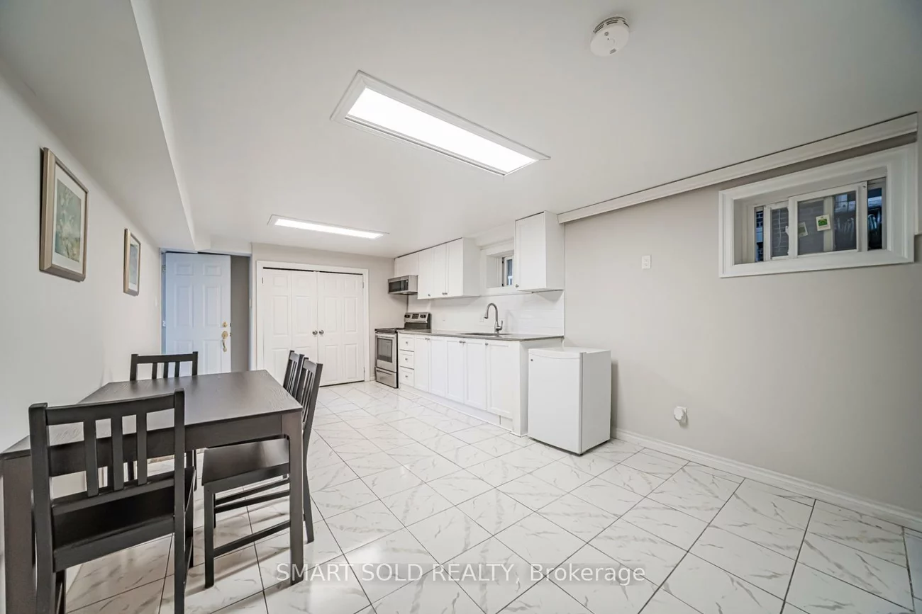 151, Silas Hill, Don Valley Village, Toronto