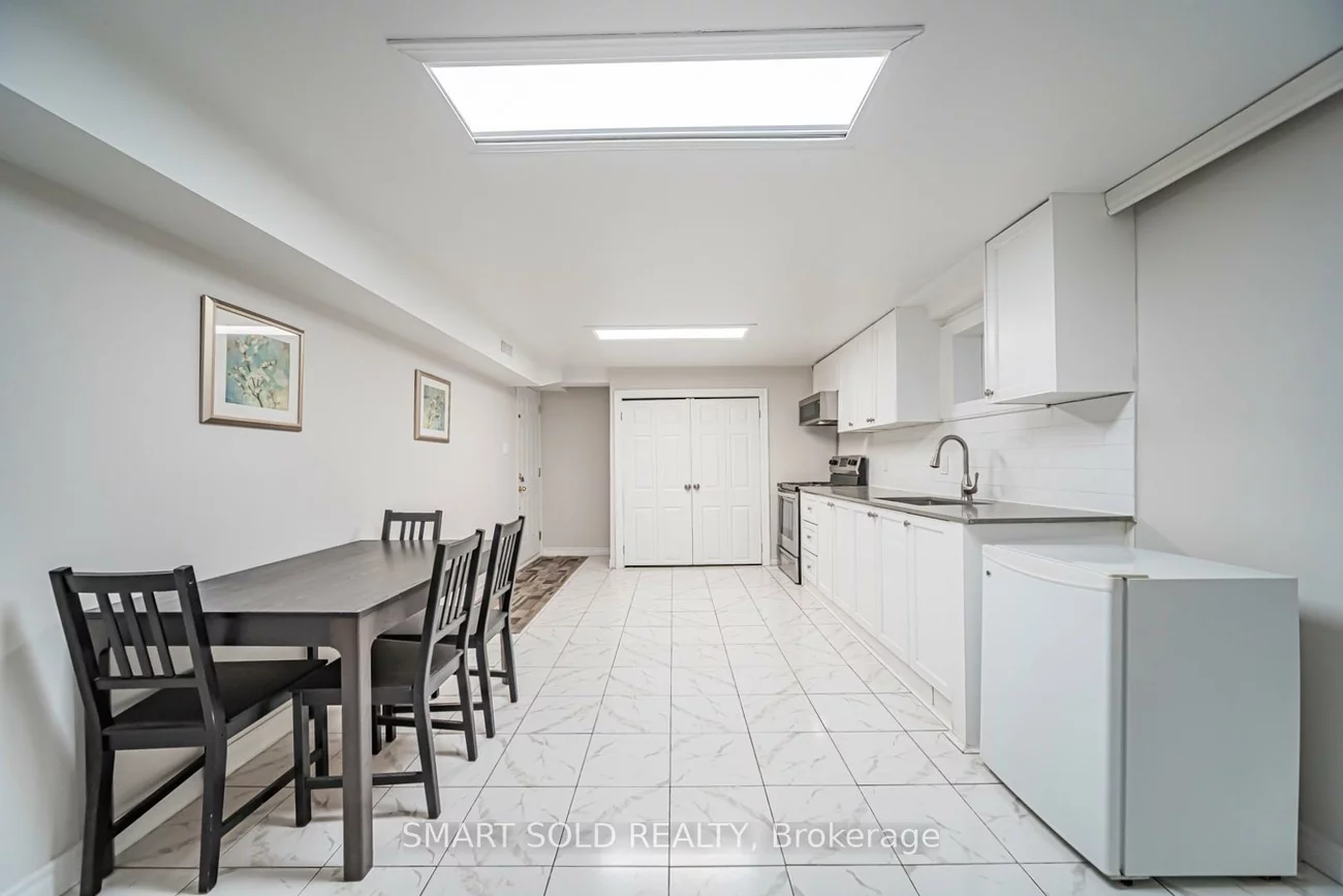 151, Silas Hill, Don Valley Village, Toronto