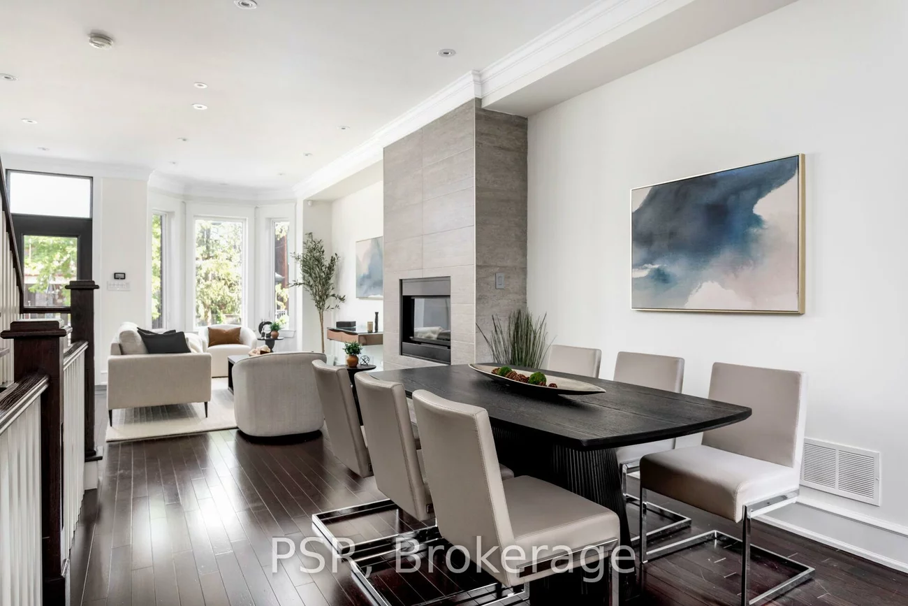 38, Wyndham, Little Portugal, Toronto
