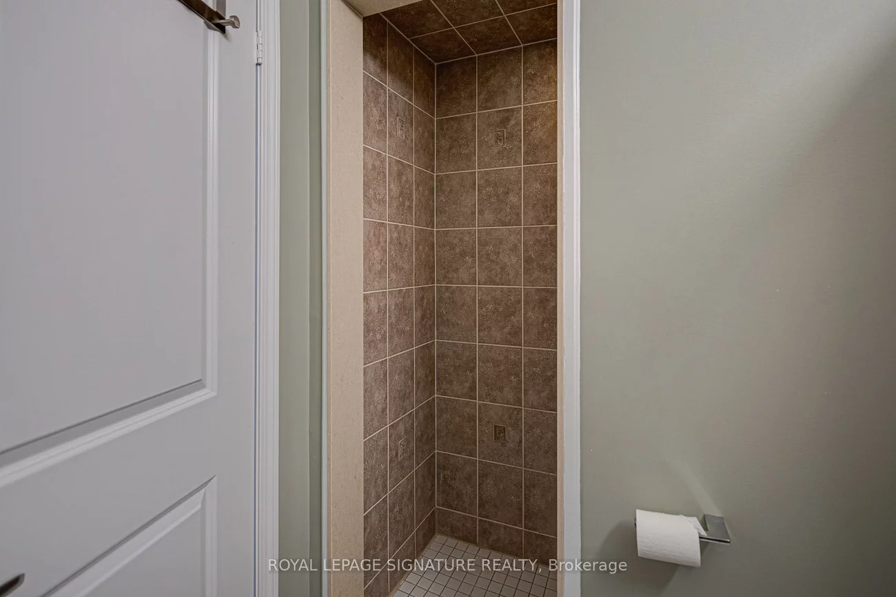 6, Collip, Victoria Village, Toronto