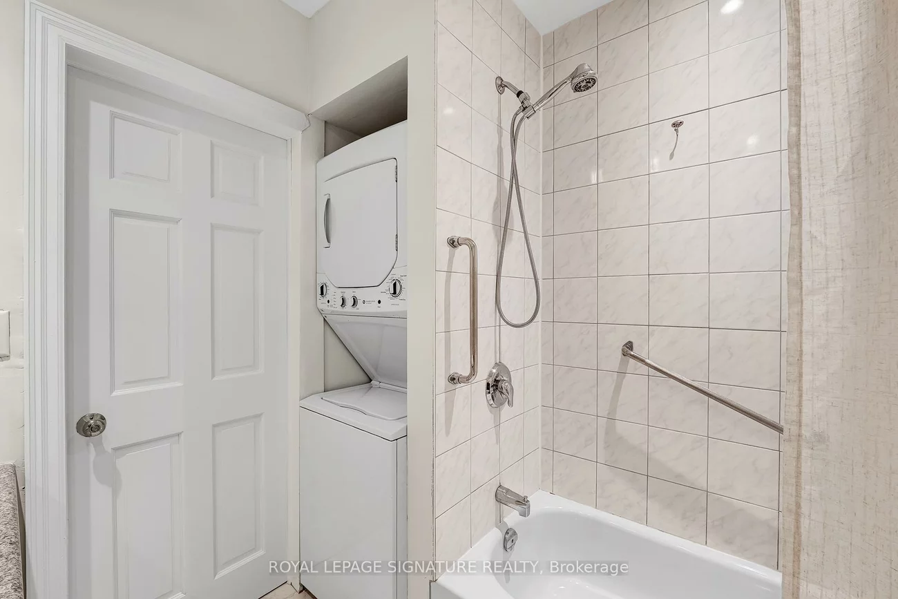 90, Roselawn, Yonge-Eglinton, Toronto