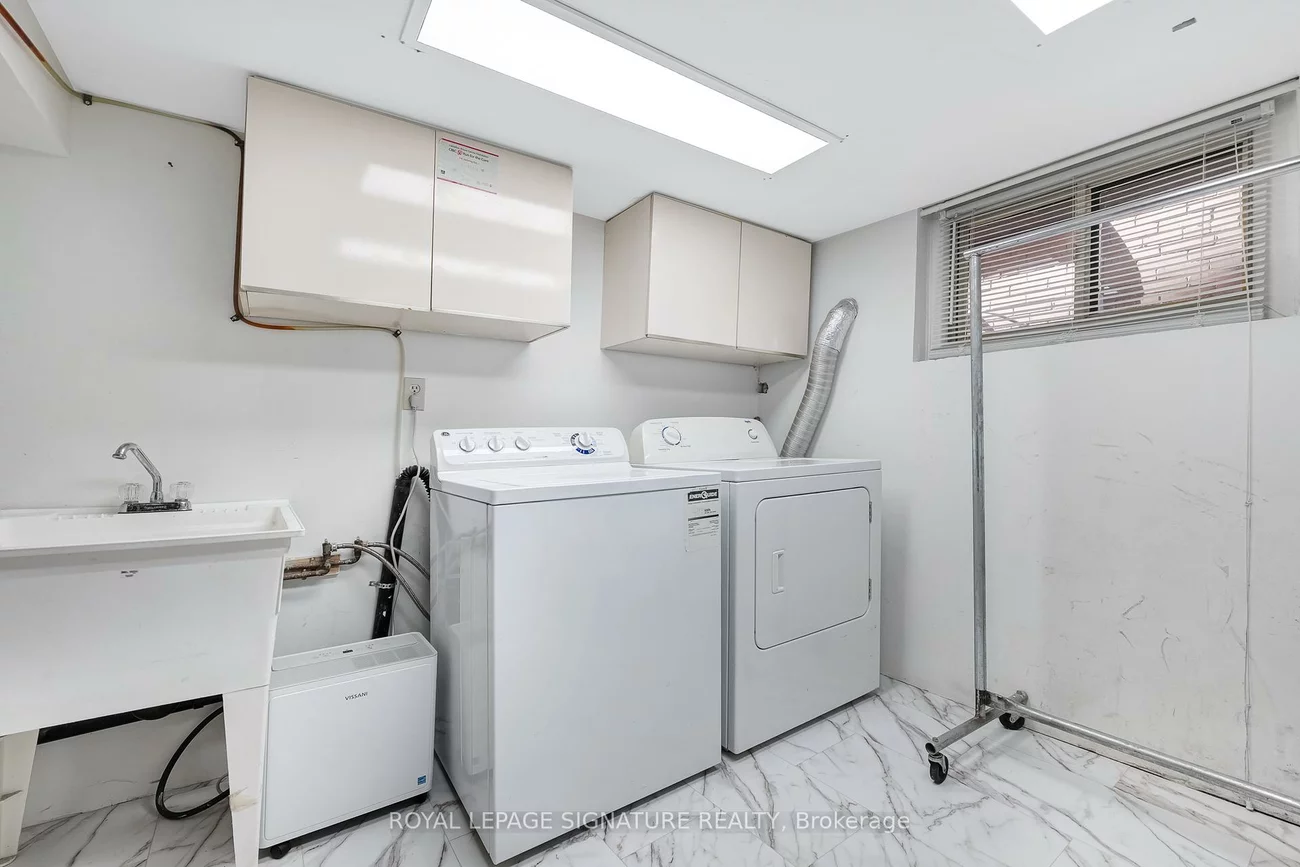 90, Roselawn, Yonge-Eglinton, Toronto
