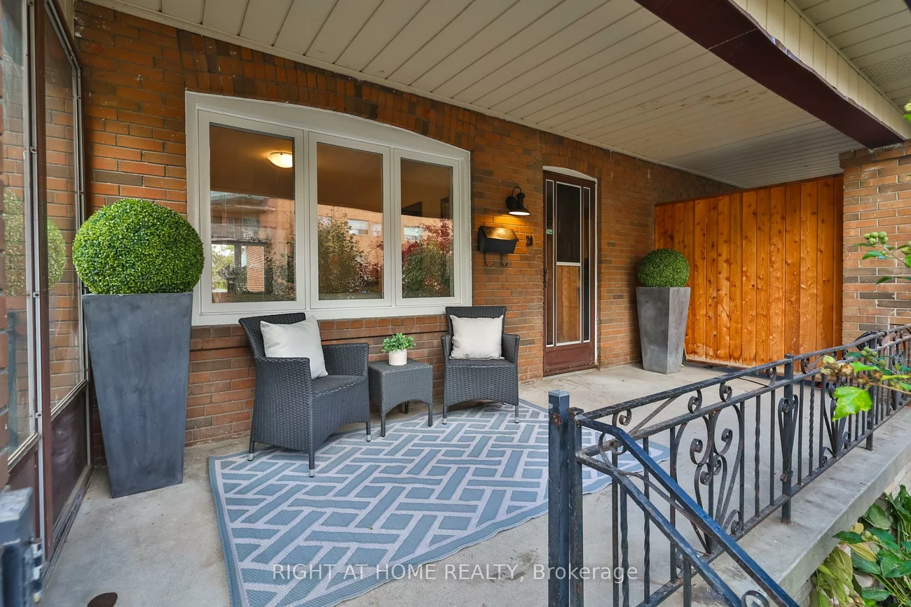 20, Winona, Wychwood, Toronto
