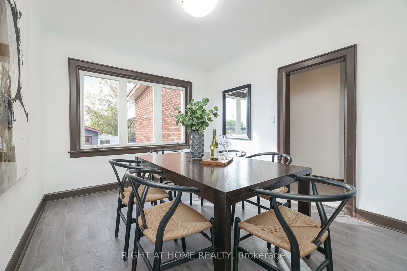 20, Winona, Wychwood, Toronto
