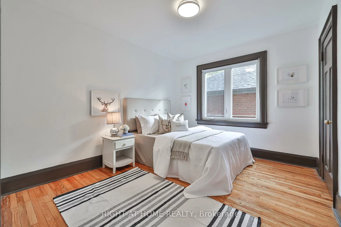 20, Winona, Wychwood, Toronto