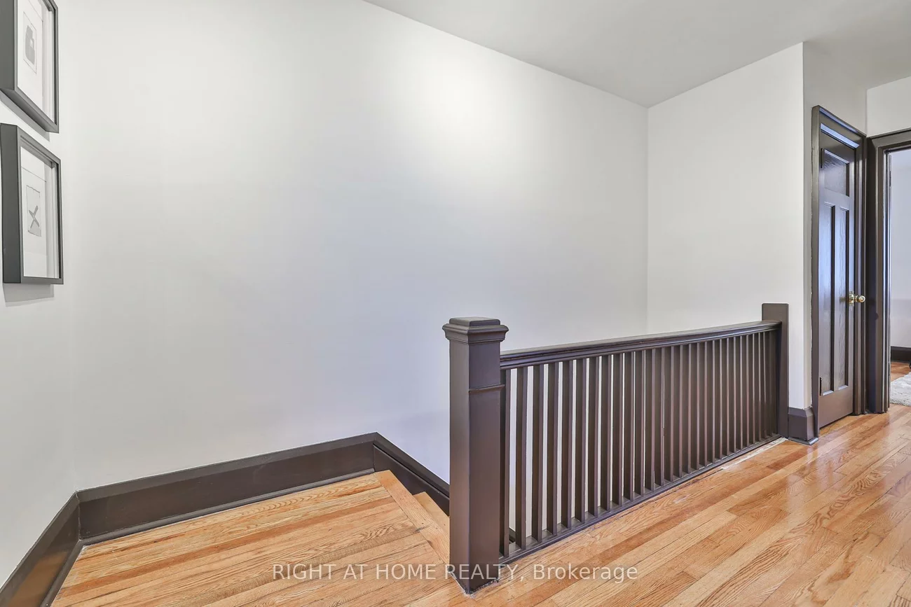 20, Winona, Wychwood, Toronto