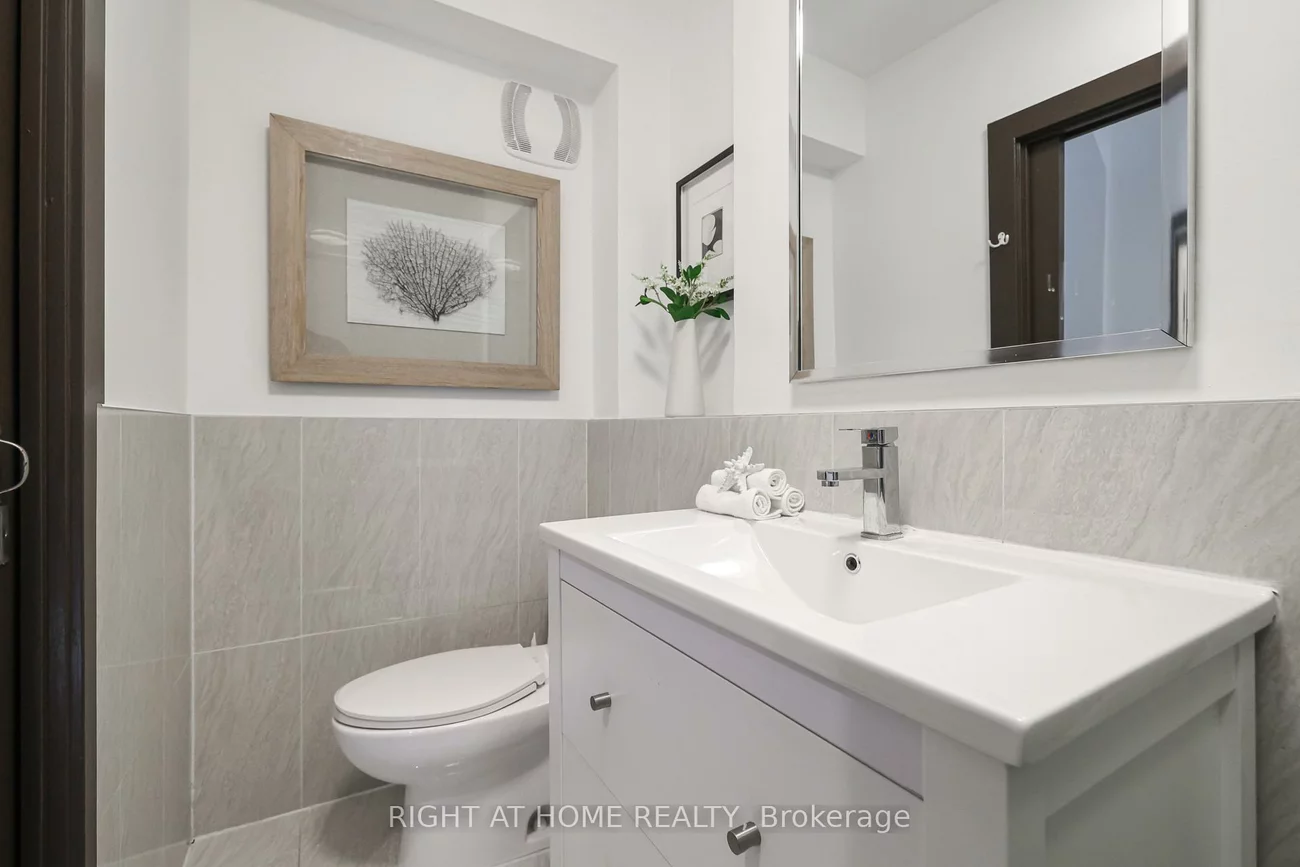 20, Winona, Wychwood, Toronto