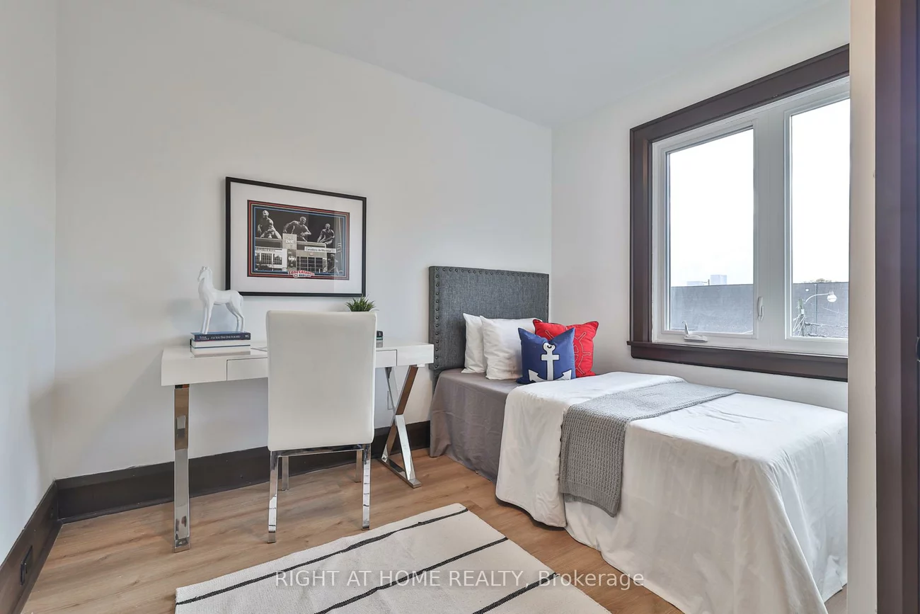 20, Winona, Wychwood, Toronto