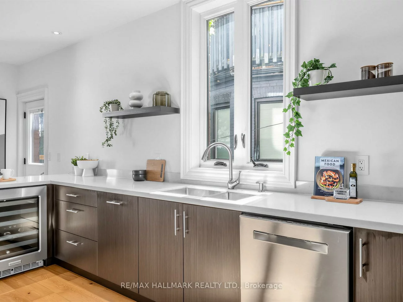25, Grange, Kensington-Chinatown, Toronto