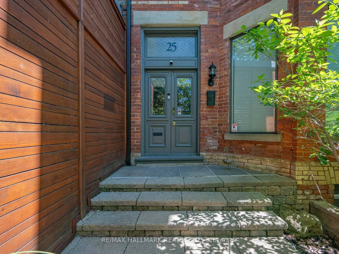 25, Grange, Kensington-Chinatown, Toronto