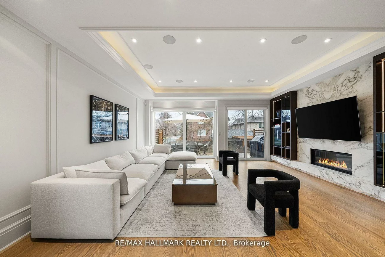 210, Horsham, Willowdale West, Toronto