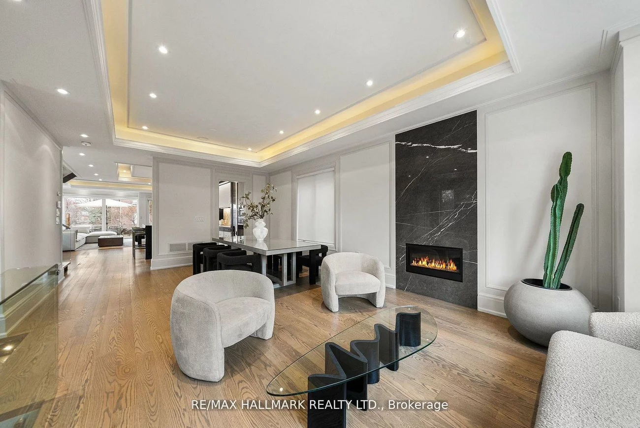 210, Horsham, Willowdale West, Toronto