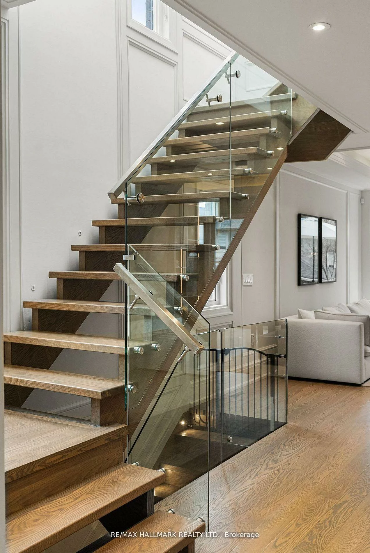 210, Horsham, Willowdale West, Toronto
