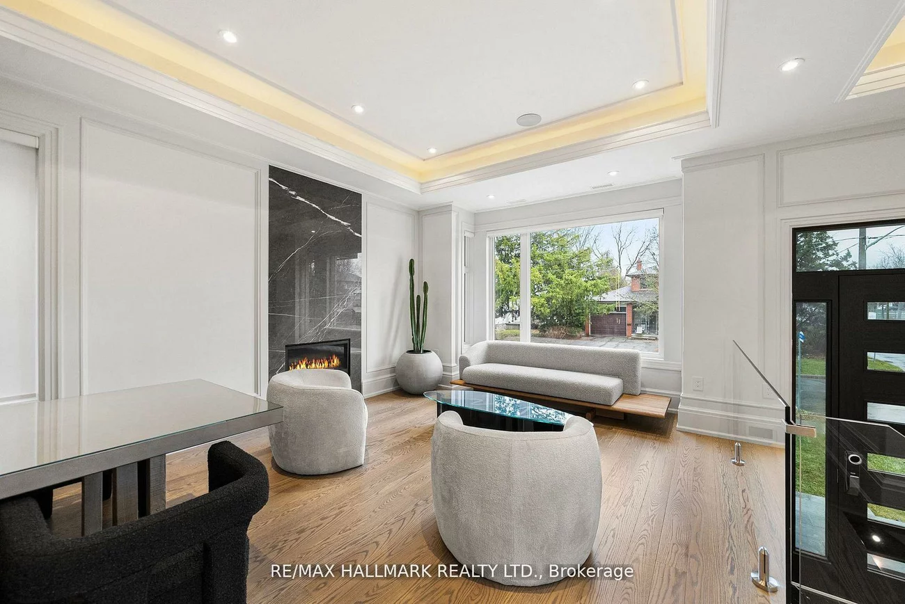 210, Horsham, Willowdale West, Toronto