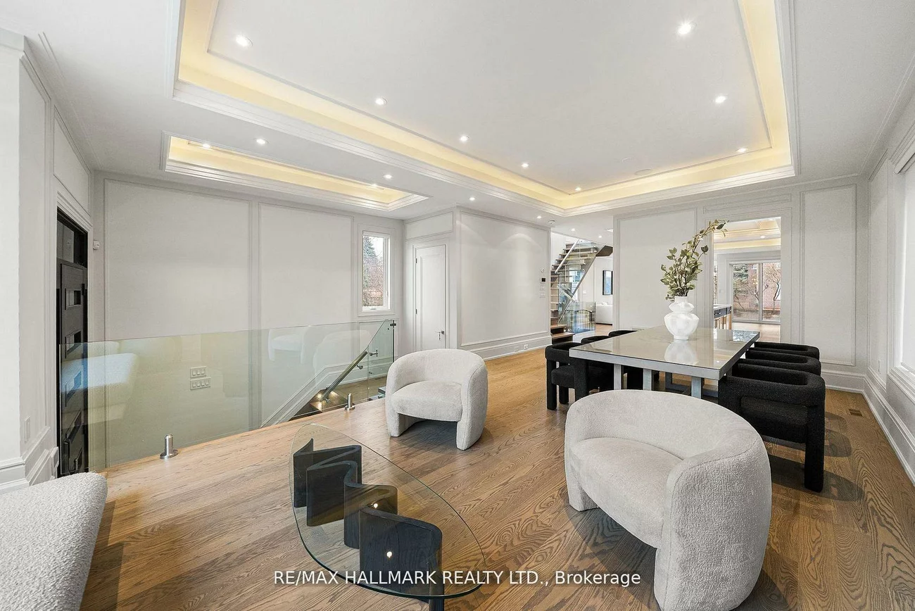 210, Horsham, Willowdale West, Toronto