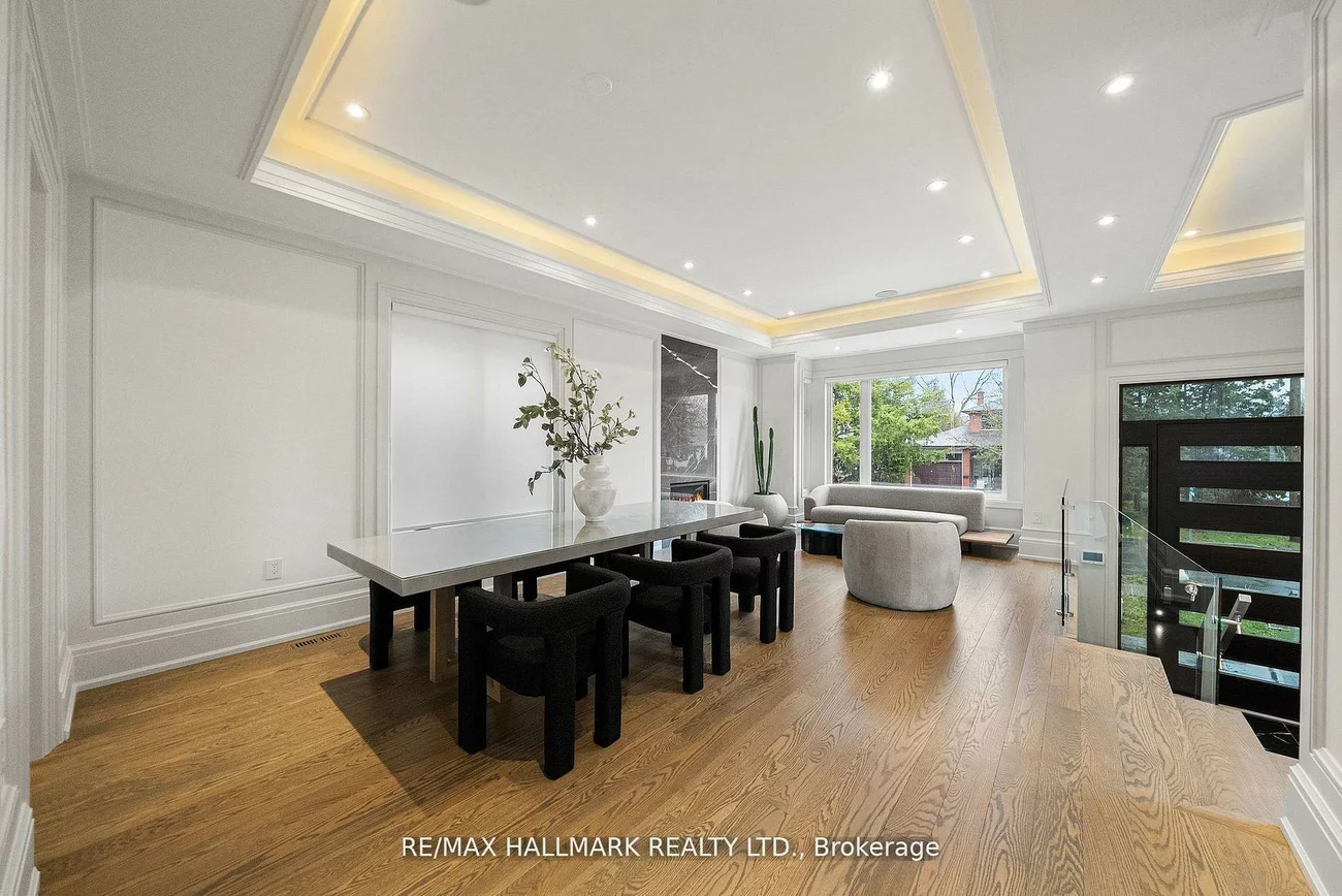 210, Horsham, Willowdale West, Toronto