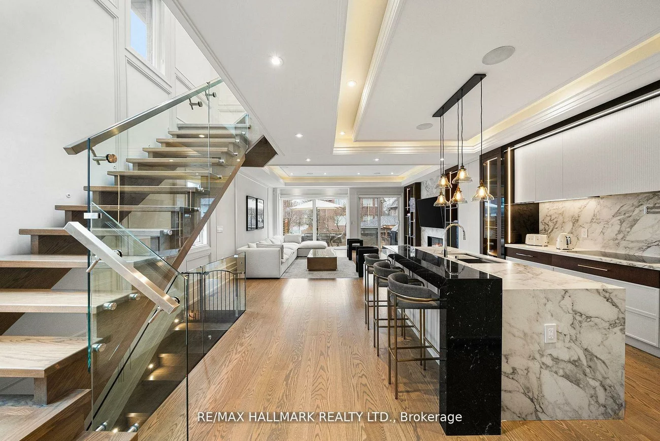 210, Horsham, Willowdale West, Toronto