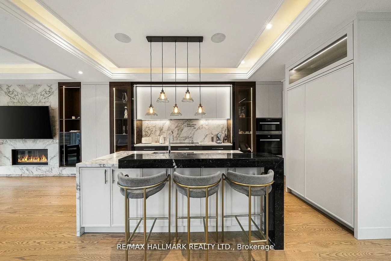210, Horsham, Willowdale West, Toronto