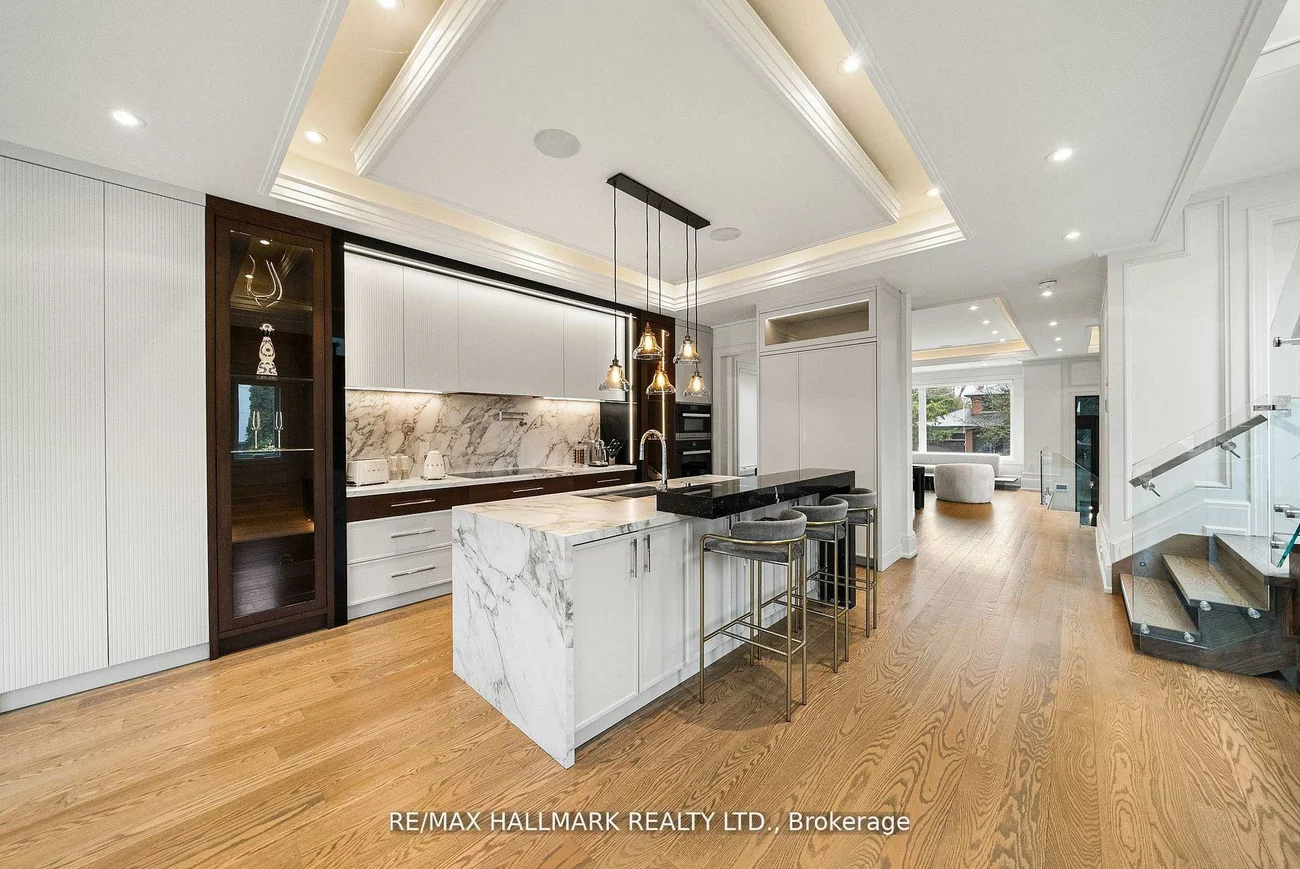 210, Horsham, Willowdale West, Toronto