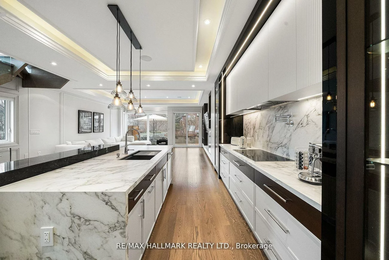 210, Horsham, Willowdale West, Toronto