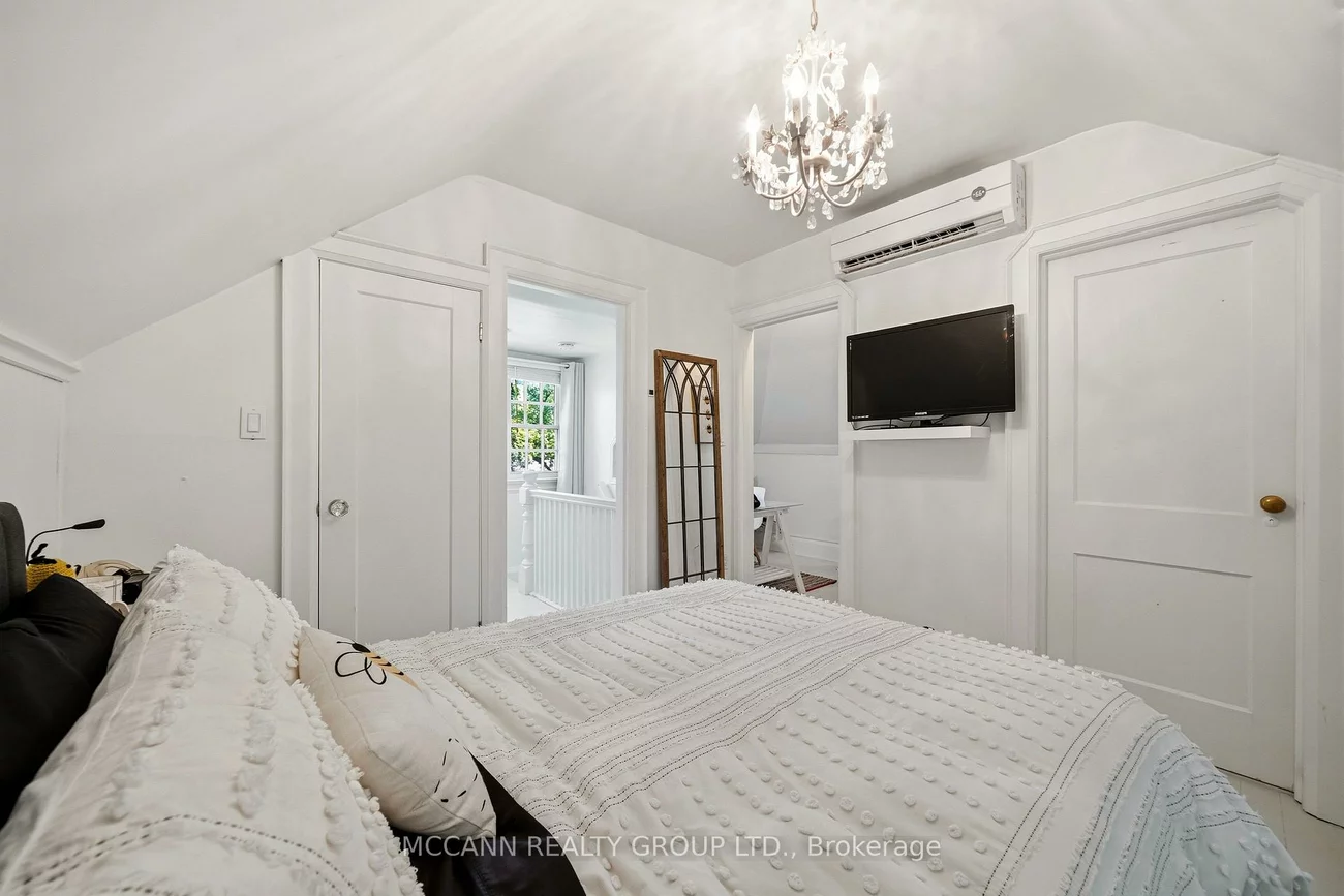 1396, Mount Pleasant, Lawrence Park South, Toronto