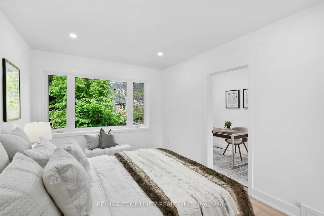 340, Albany, Casa Loma, Toronto