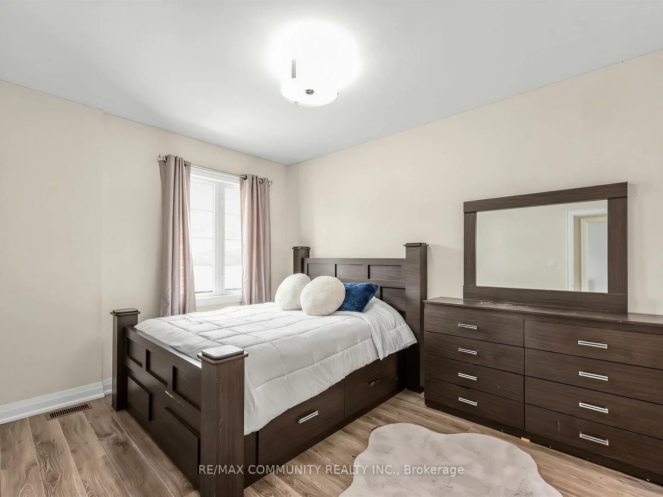 340, Albany, Casa Loma, Toronto