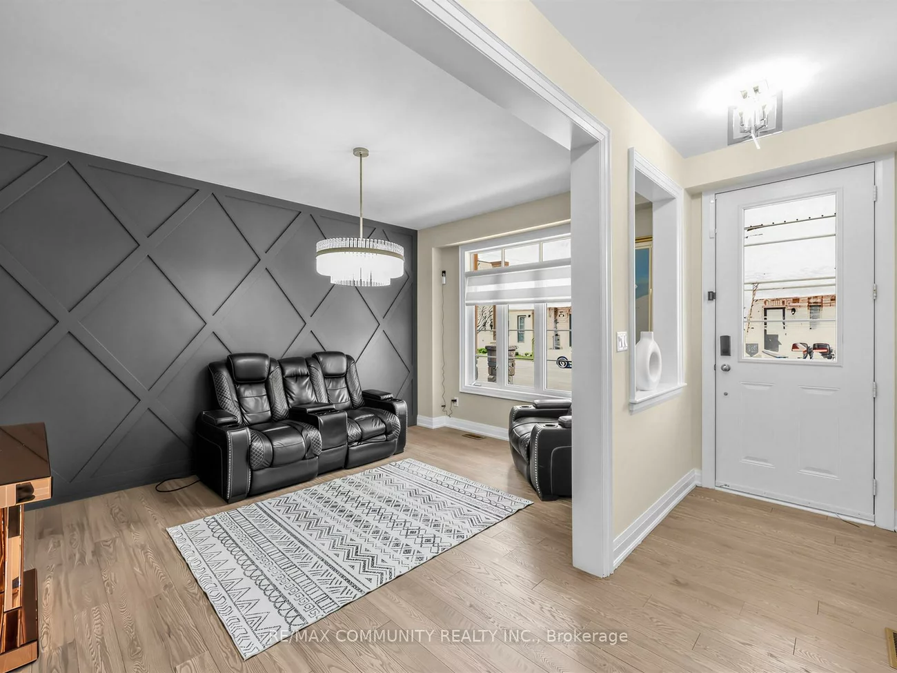 340, Albany, Casa Loma, Toronto