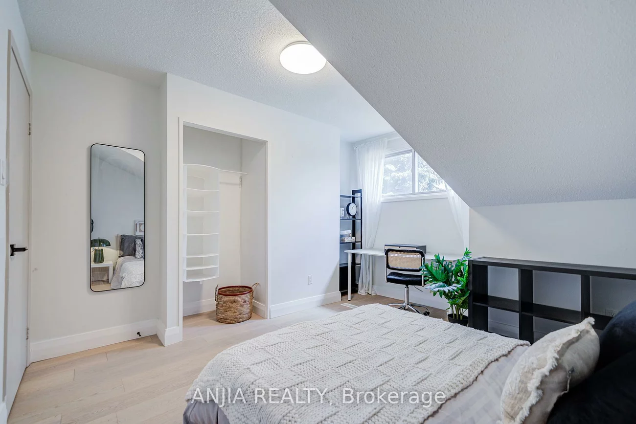 272, McNicoll, Hillcrest Village, Toronto