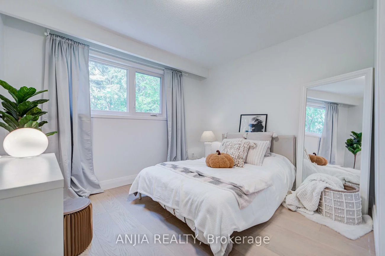 272, McNicoll, Hillcrest Village, Toronto