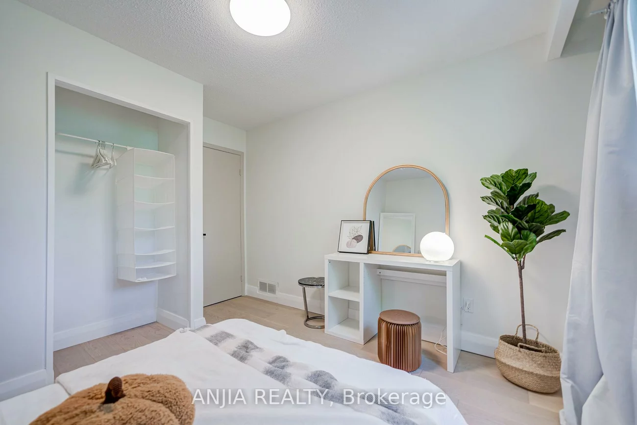 272, McNicoll, Hillcrest Village, Toronto