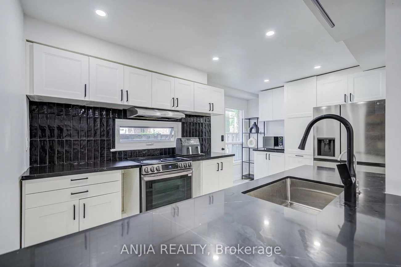 272, McNicoll, Hillcrest Village, Toronto