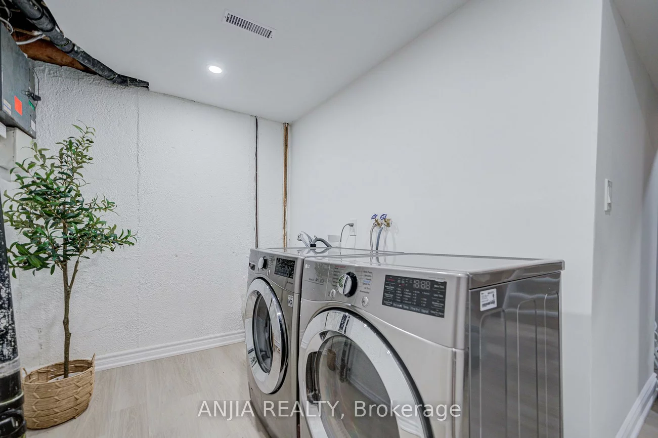 272, McNicoll, Hillcrest Village, Toronto