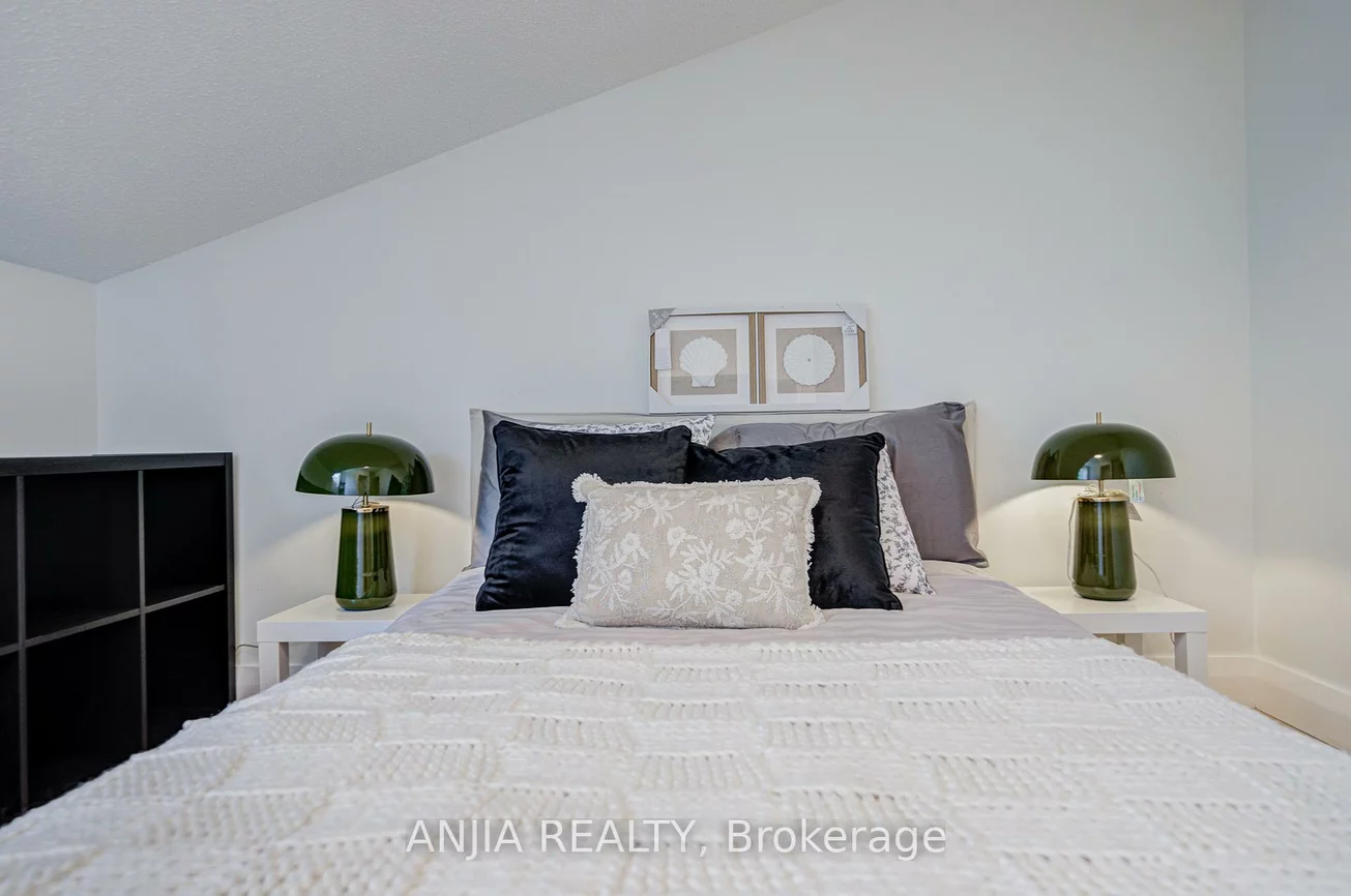 272, McNicoll, Hillcrest Village, Toronto