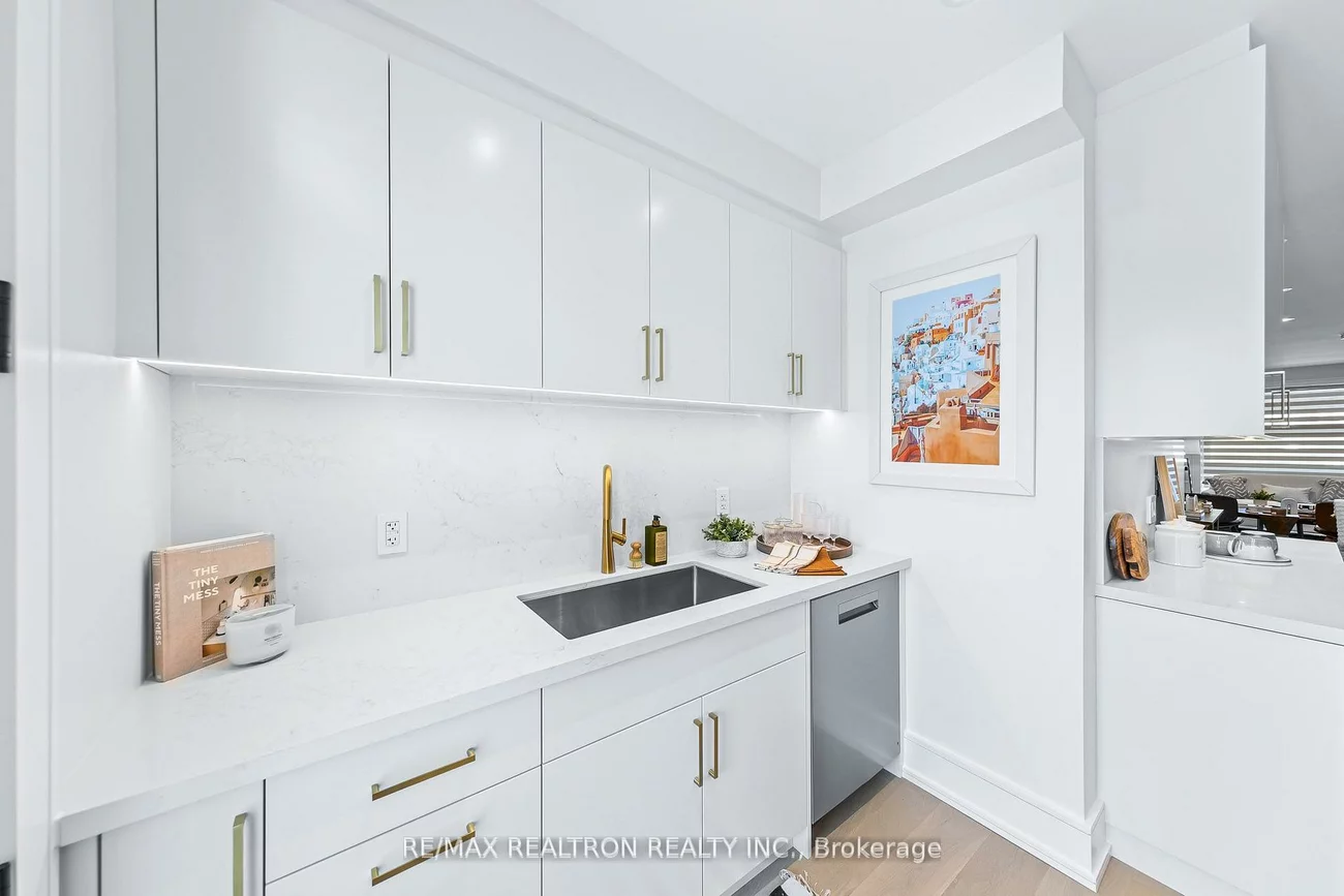 225, Christie, Annex, Toronto